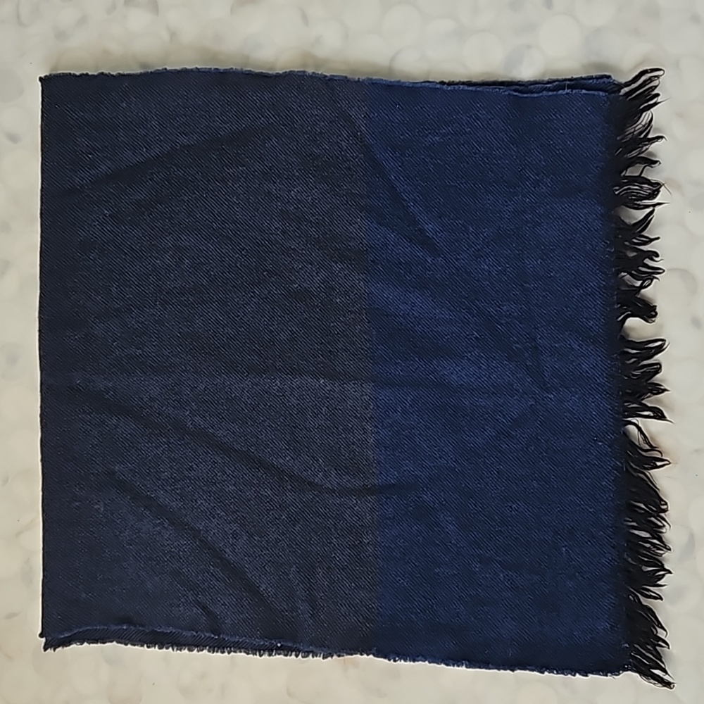Blue 100% wool scarf